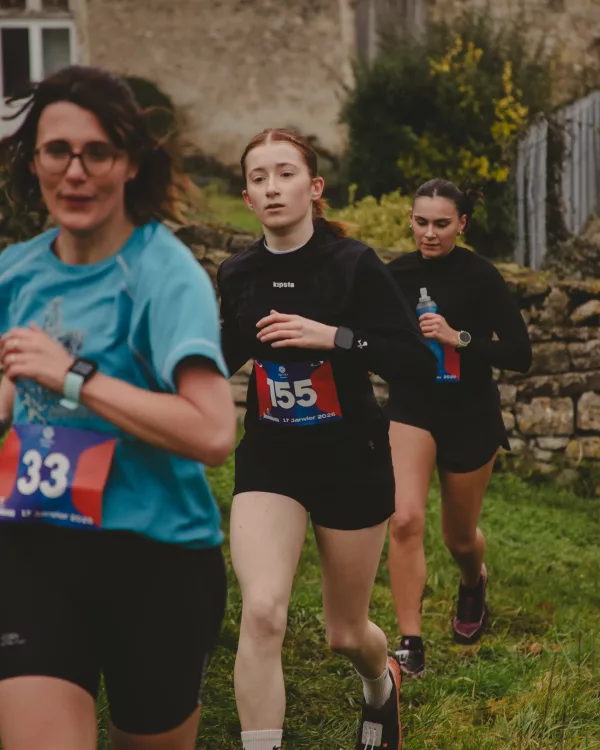 Groupe de coureuses sur le parcours